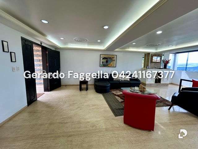 Casa en Los Guayabitos, Caracas – 16