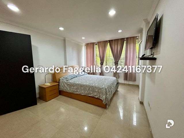 Casa en Los Guayabitos, Caracas – 26