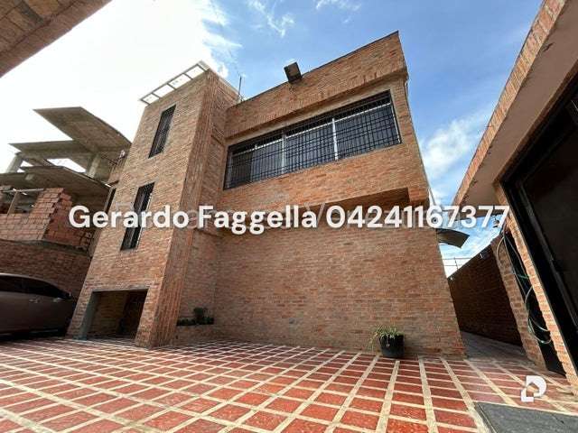 Casa en Los Guayabitos, Caracas – 2
