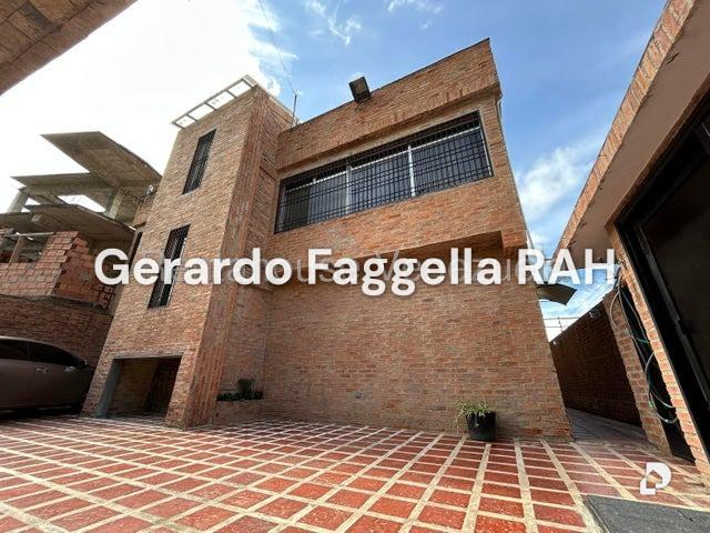 Casa en Los Guayabitos, Caracas – 2