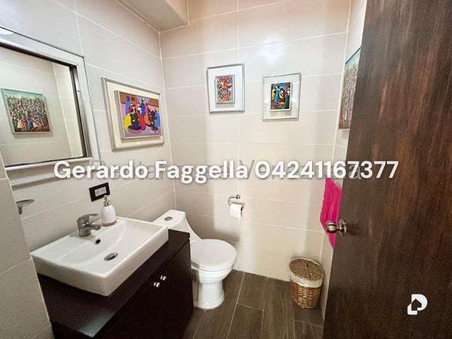 Casa en Los Guayabitos, Caracas – 12