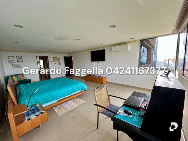 Casa en Los Guayabitos, Caracas – 22