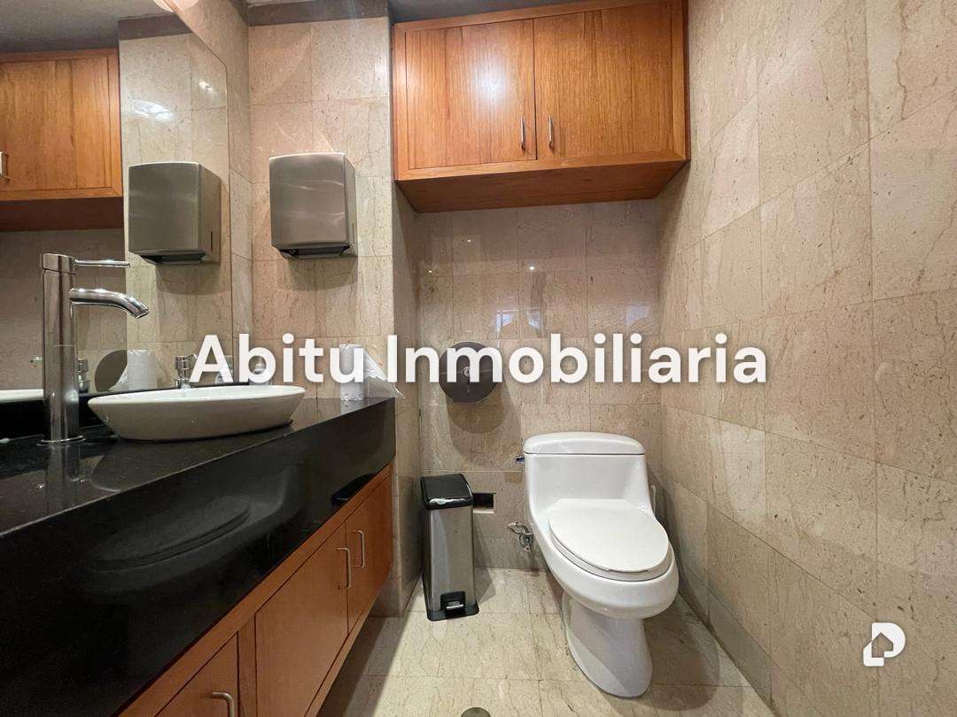 Oficina en Las Mercedes, Caracas – 12