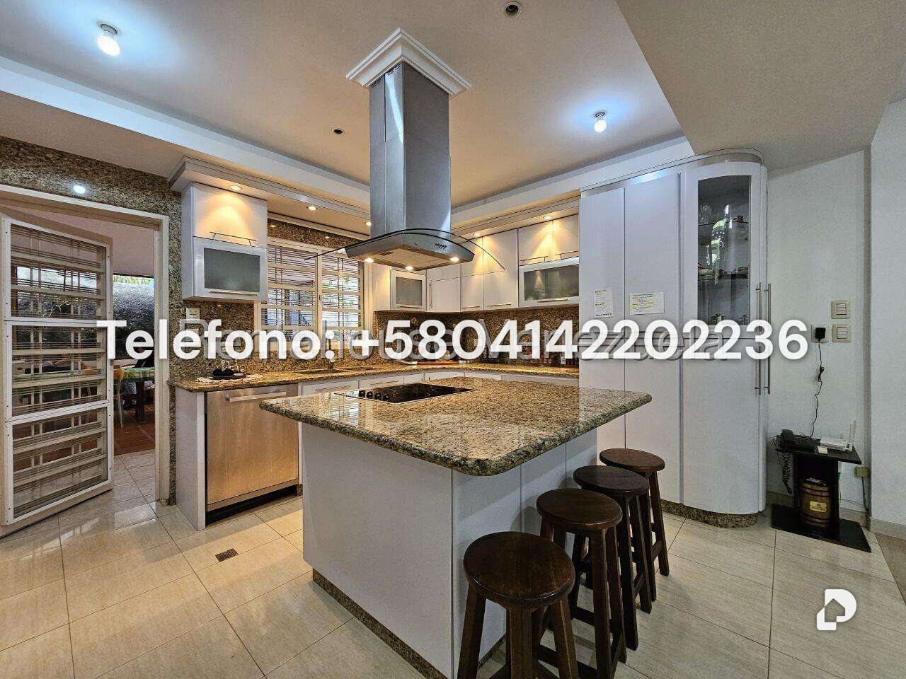Casa en Cumbres de Curumo, Caracas – 23