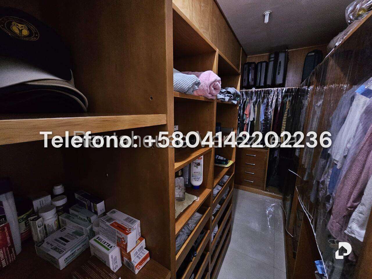 Casa en Cumbres de Curumo, Caracas – 30