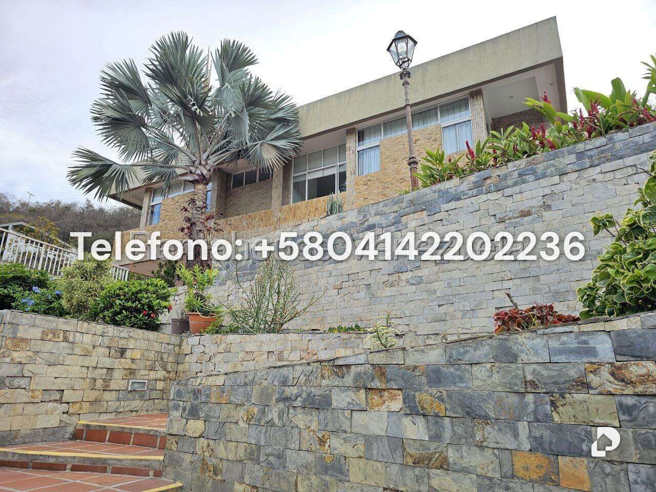 Casa en Cumbres de Curumo, Caracas – 54