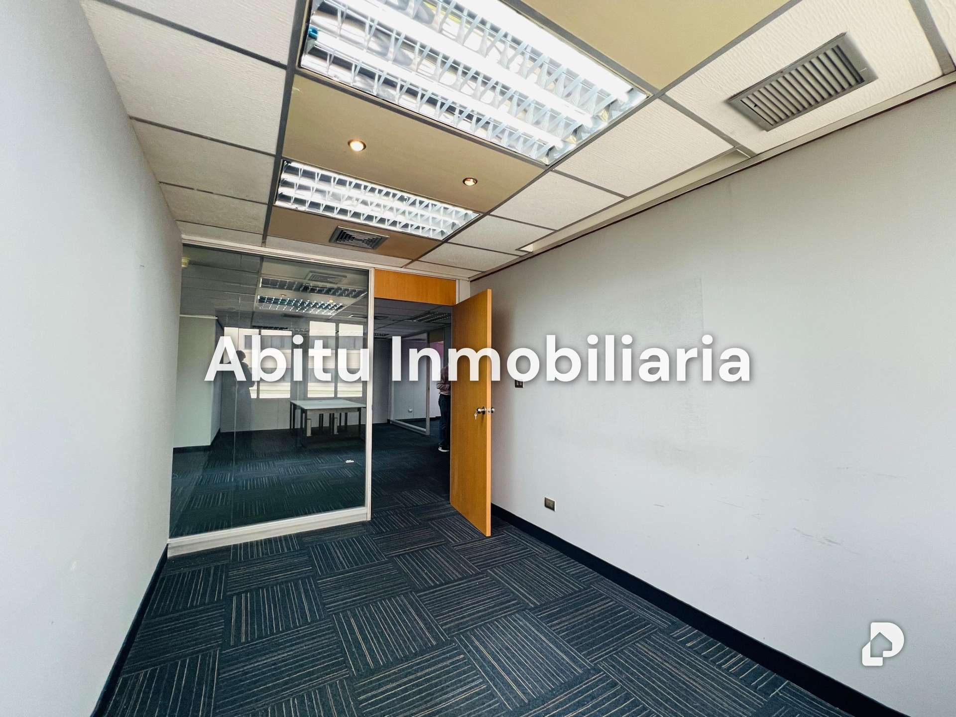 Oficina en Chuao, Caracas – 10