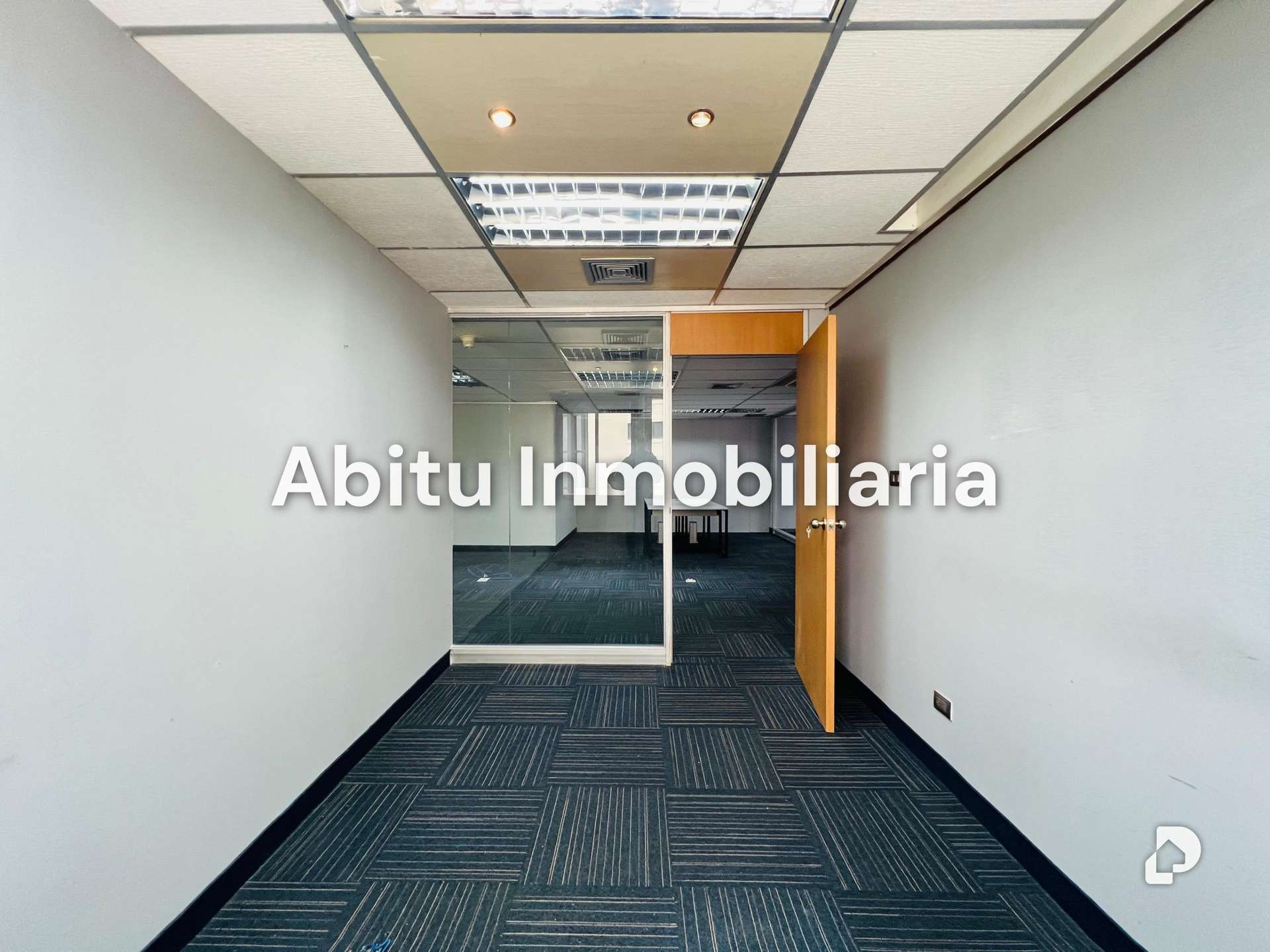 Oficina en Chuao, Caracas – 11