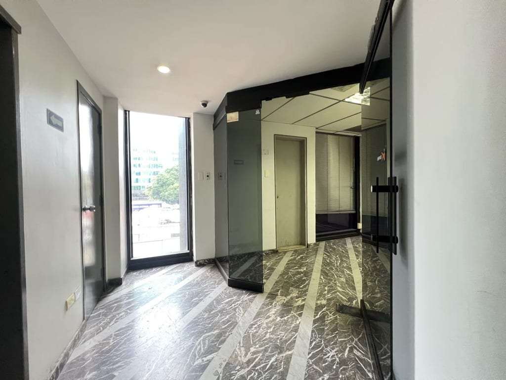 Oficina en Chacao, Caracas - 1
