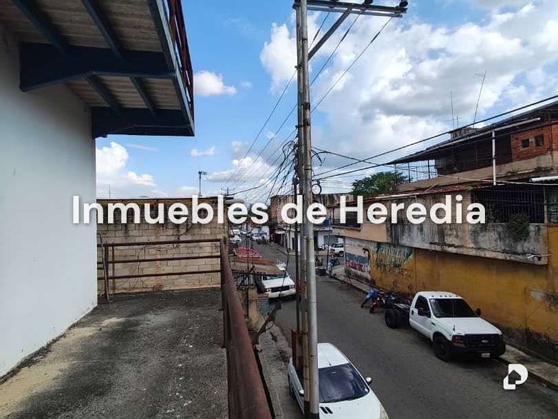 Edificio en Tinaquillo – 25