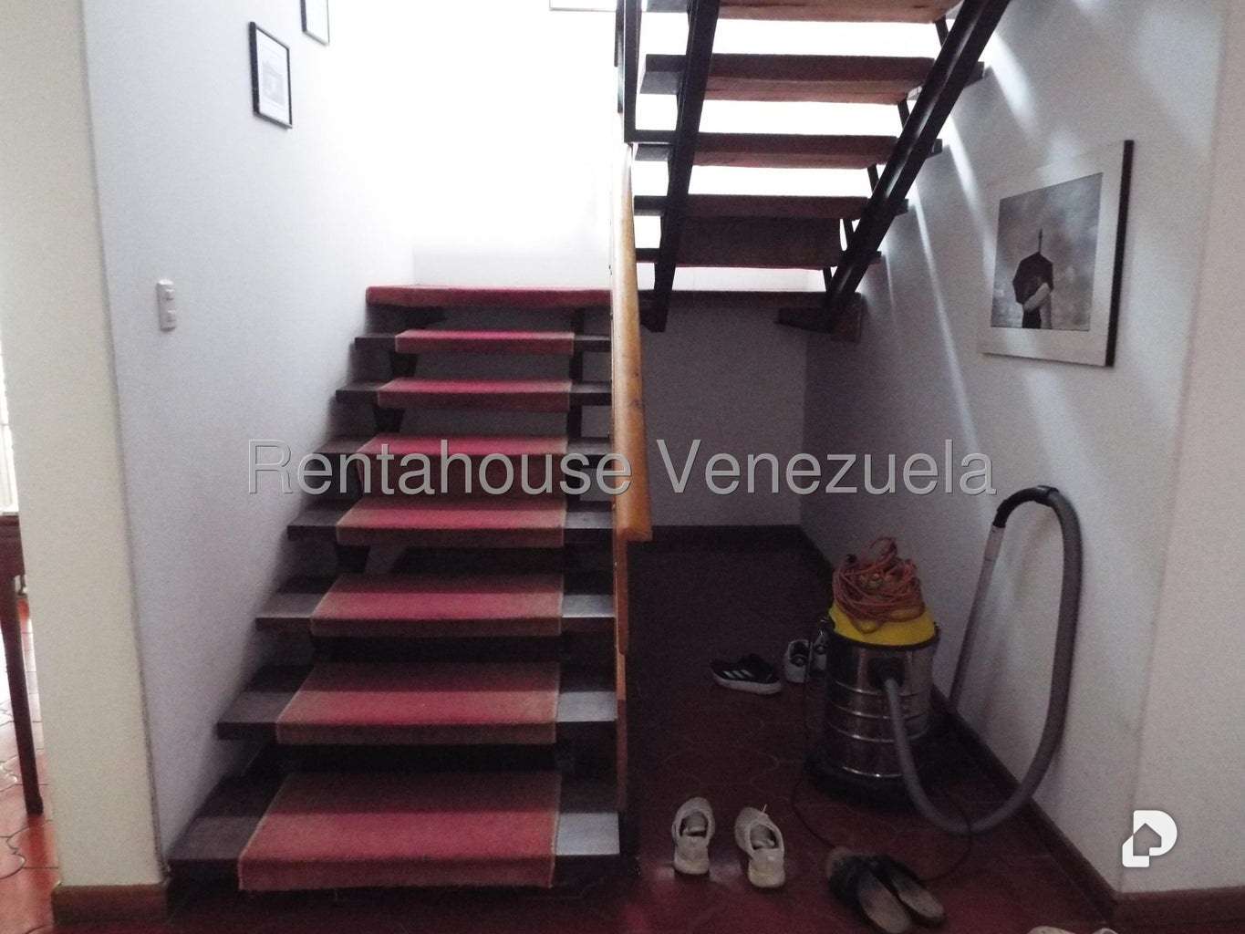 Casa en Lomas De La Trinidad, Caracas – 17