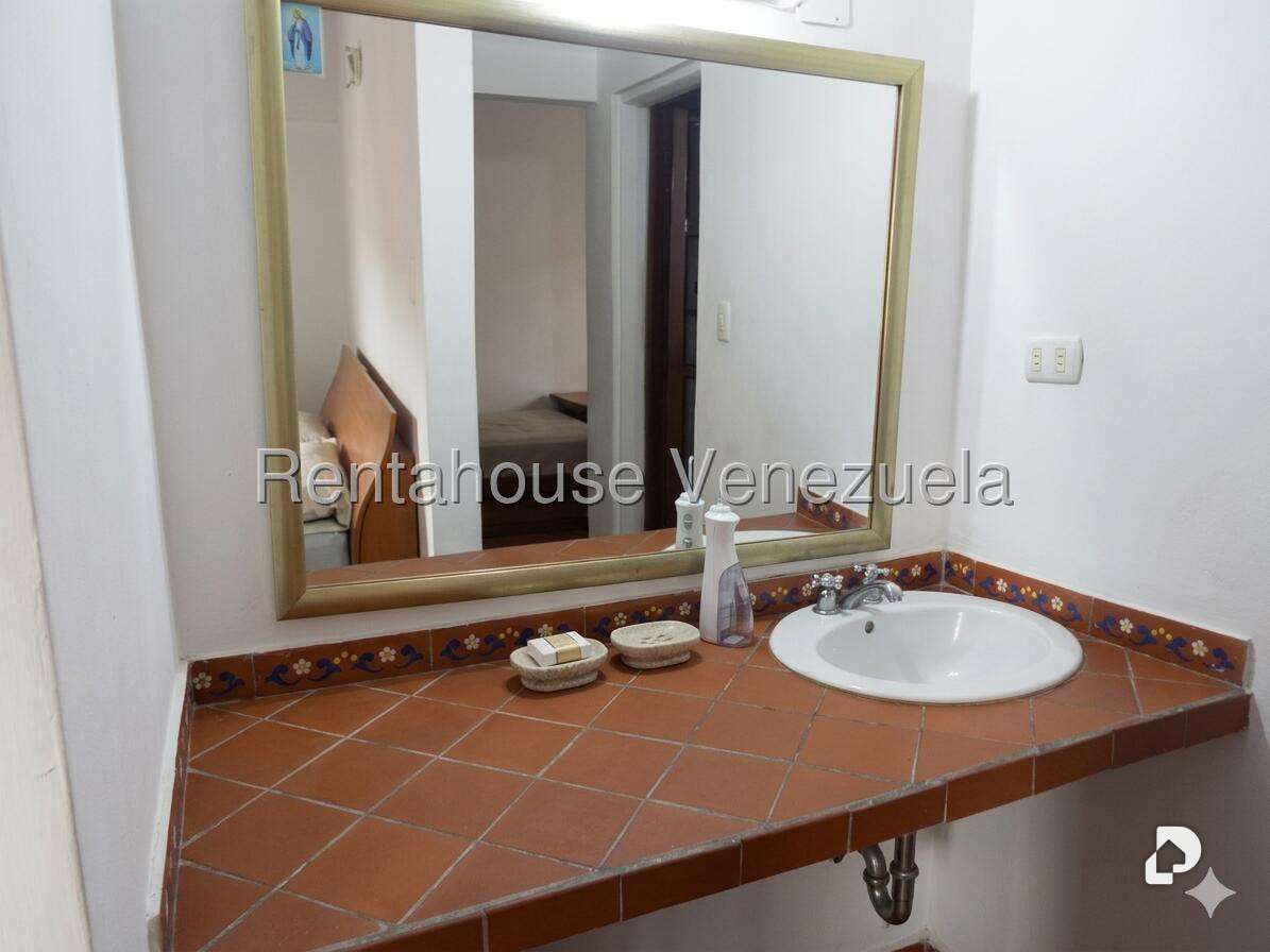 Casa en Lomas De La Trinidad, Caracas – 23