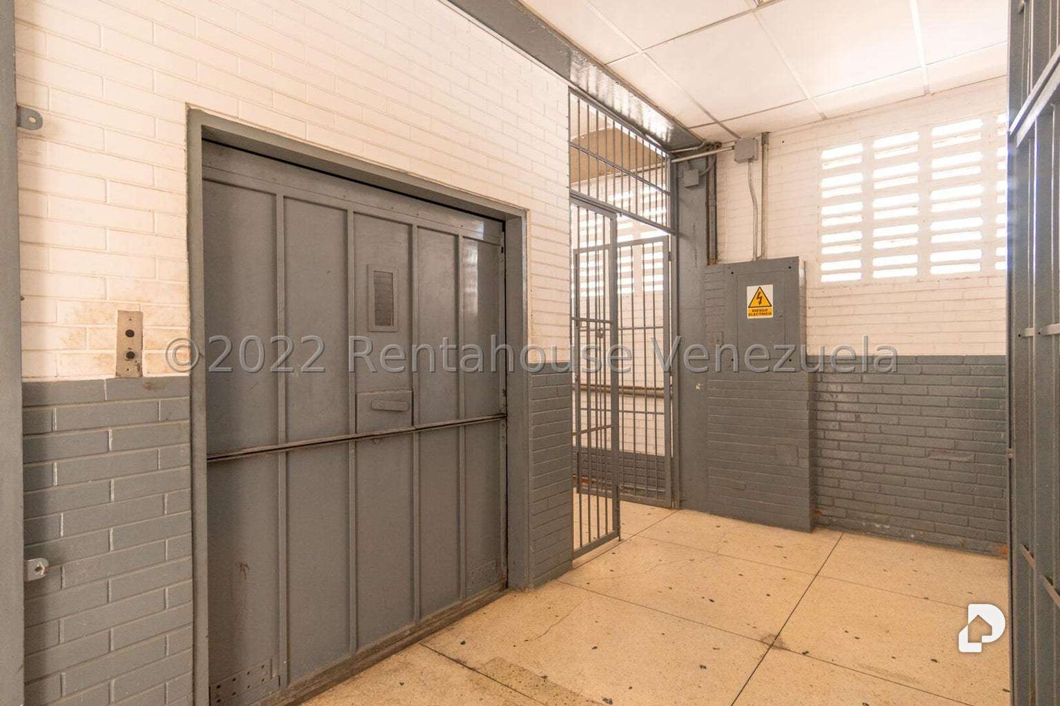 Local comercial en La California Norte, Caracas – 21