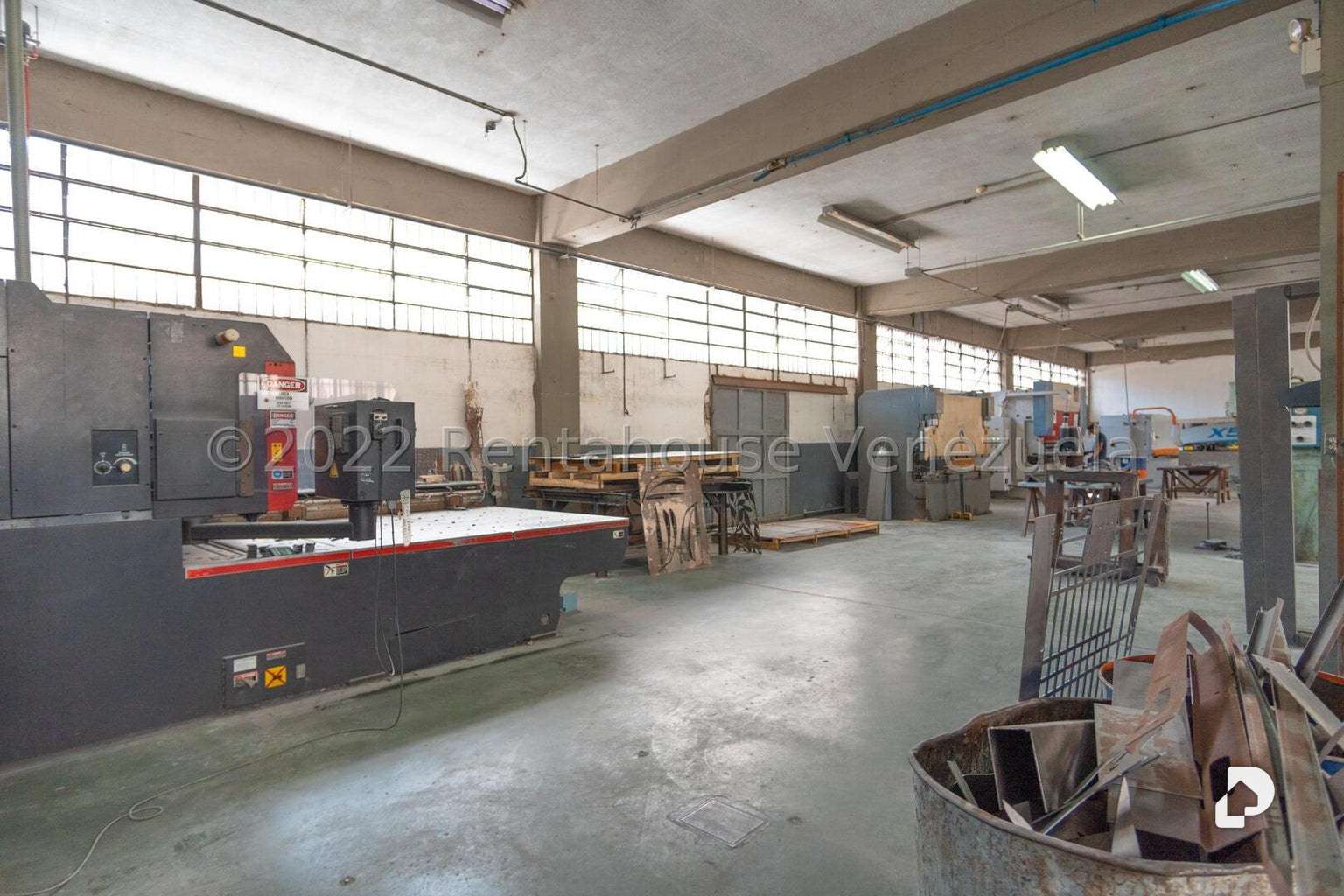 Local comercial en La California Norte, Caracas – 28