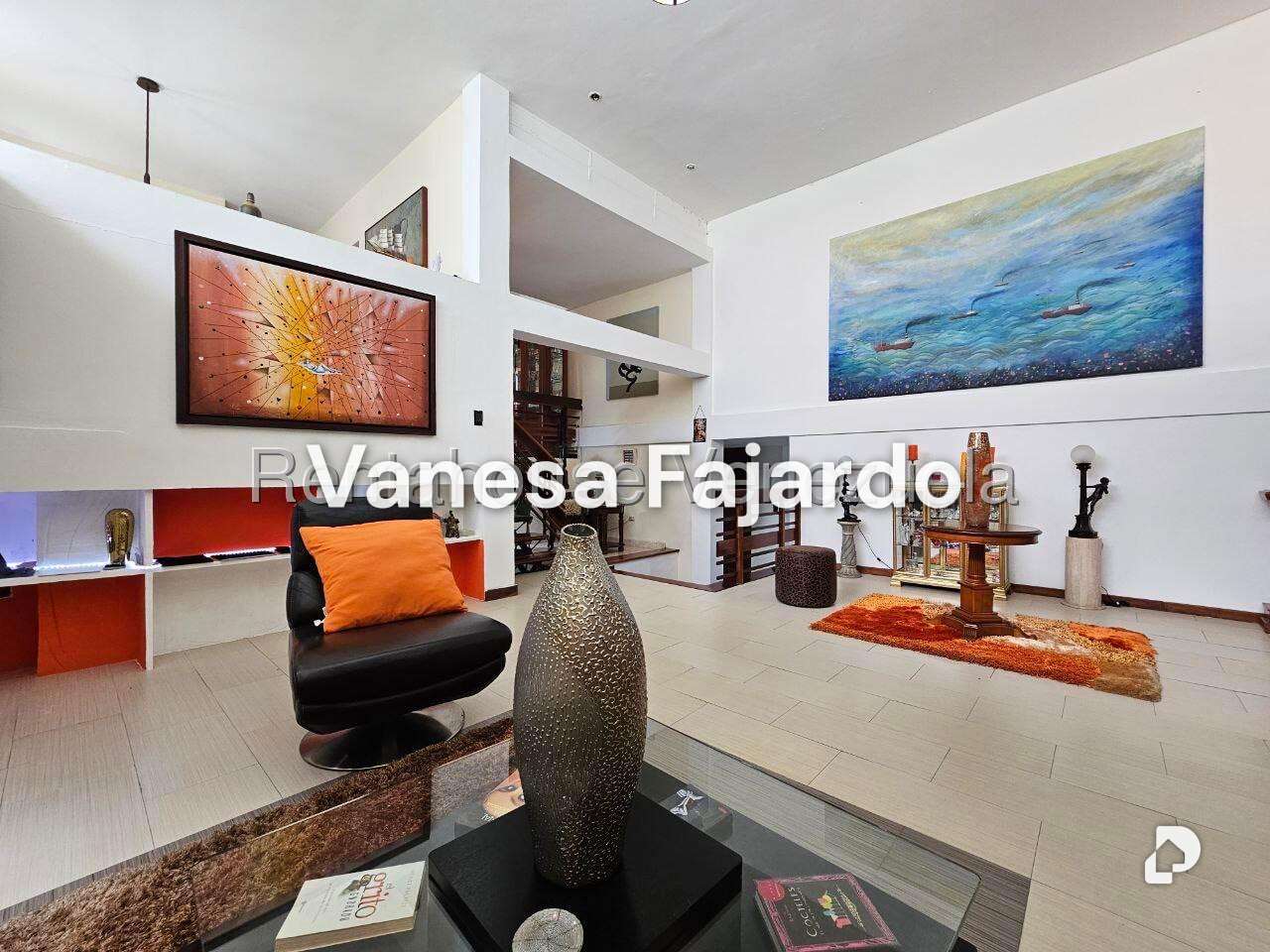 Casa en Lomas del Club Hípico, Caracas – 23