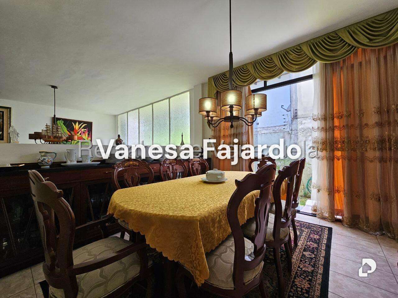 Casa en Lomas del Club Hípico, Caracas – 14