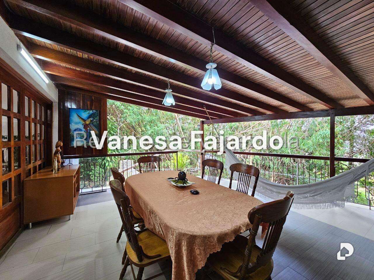 Casa en Lomas del Club Hípico, Caracas – 28