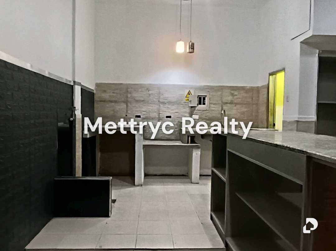 Local comercial en Catedral, Valencia – 1