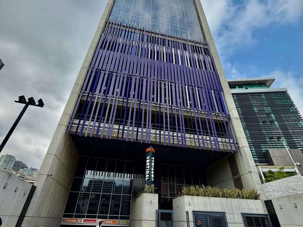 Oficina en Las Mercedes, Caracas - 1