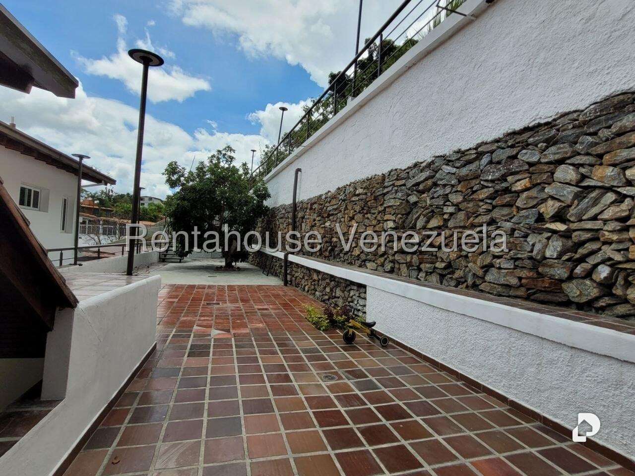 Casa en Cumbres de Curumo, Caracas – 26