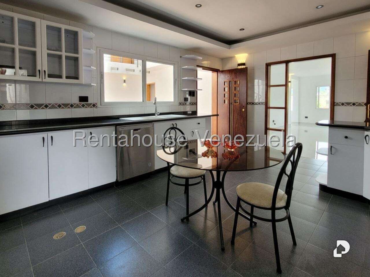 Casa en Cumbres de Curumo, Caracas – 9