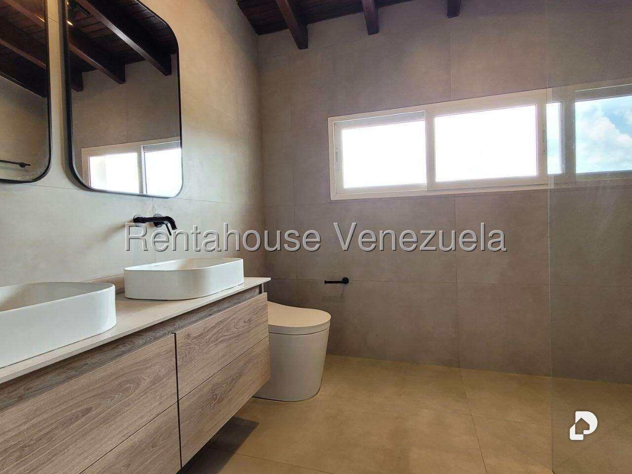 Casa en Cumbres de Curumo, Caracas – 13