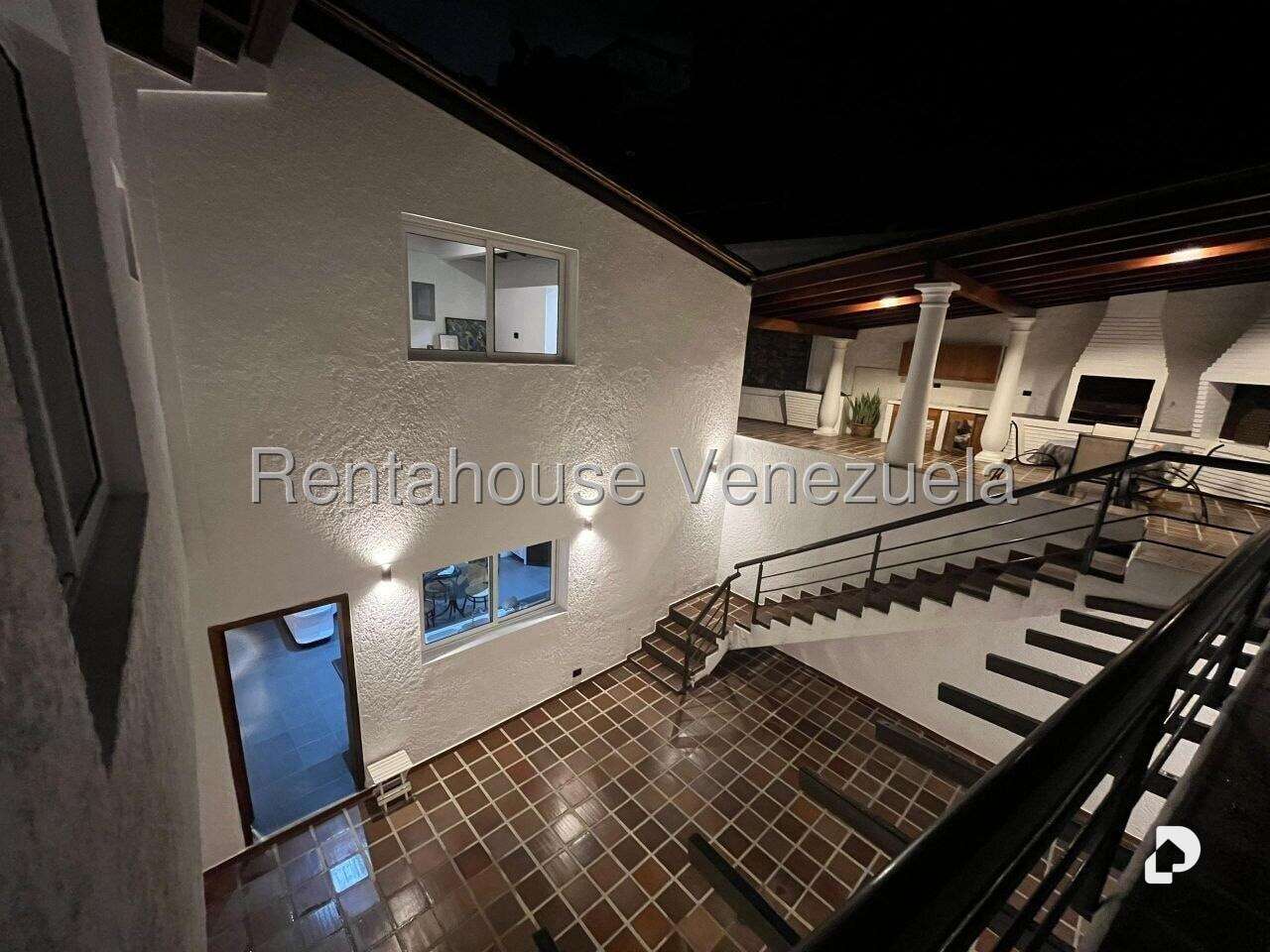 Casa en Cumbres de Curumo, Caracas – 25
