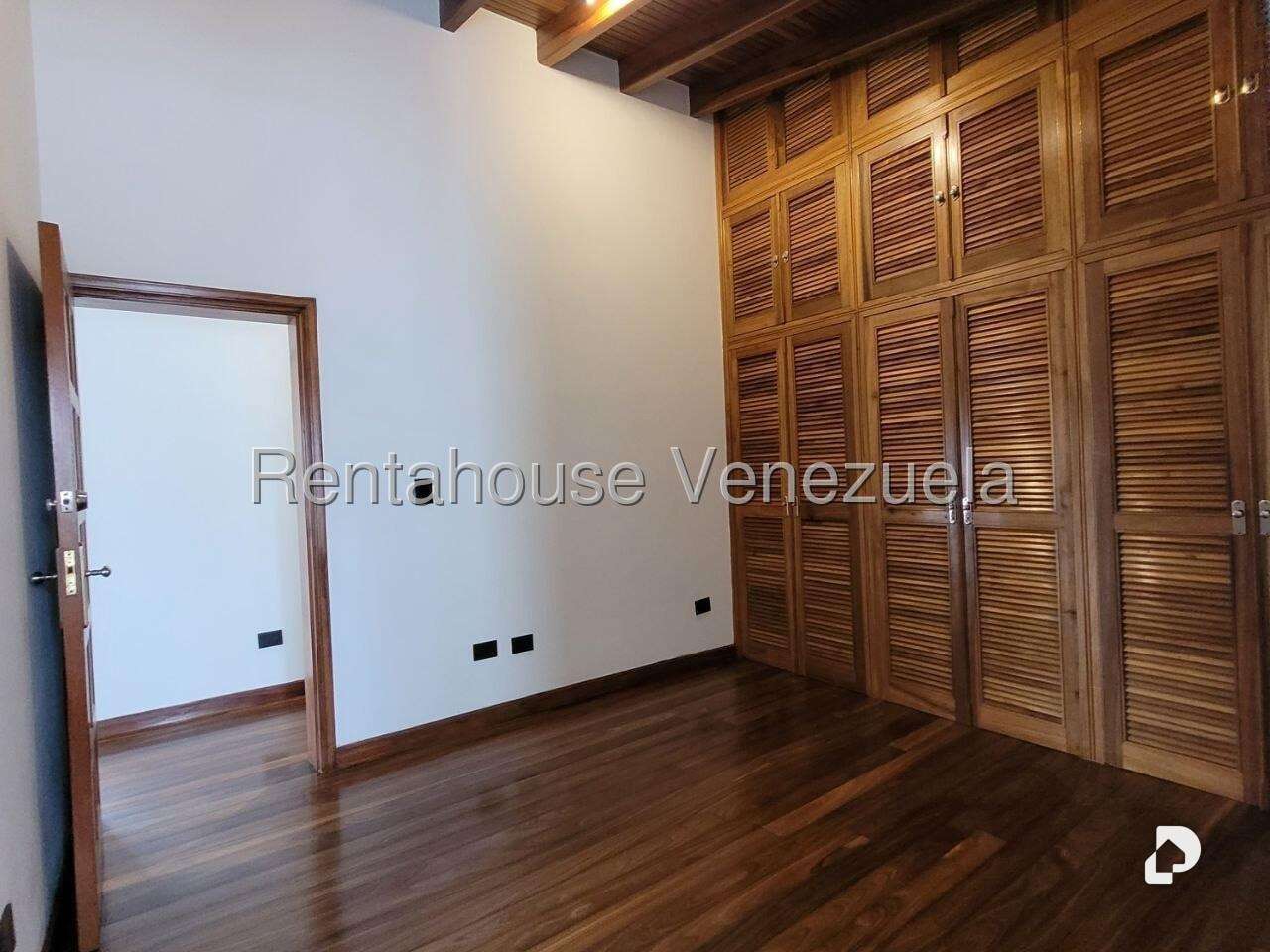 Casa en Cumbres de Curumo, Caracas – 17