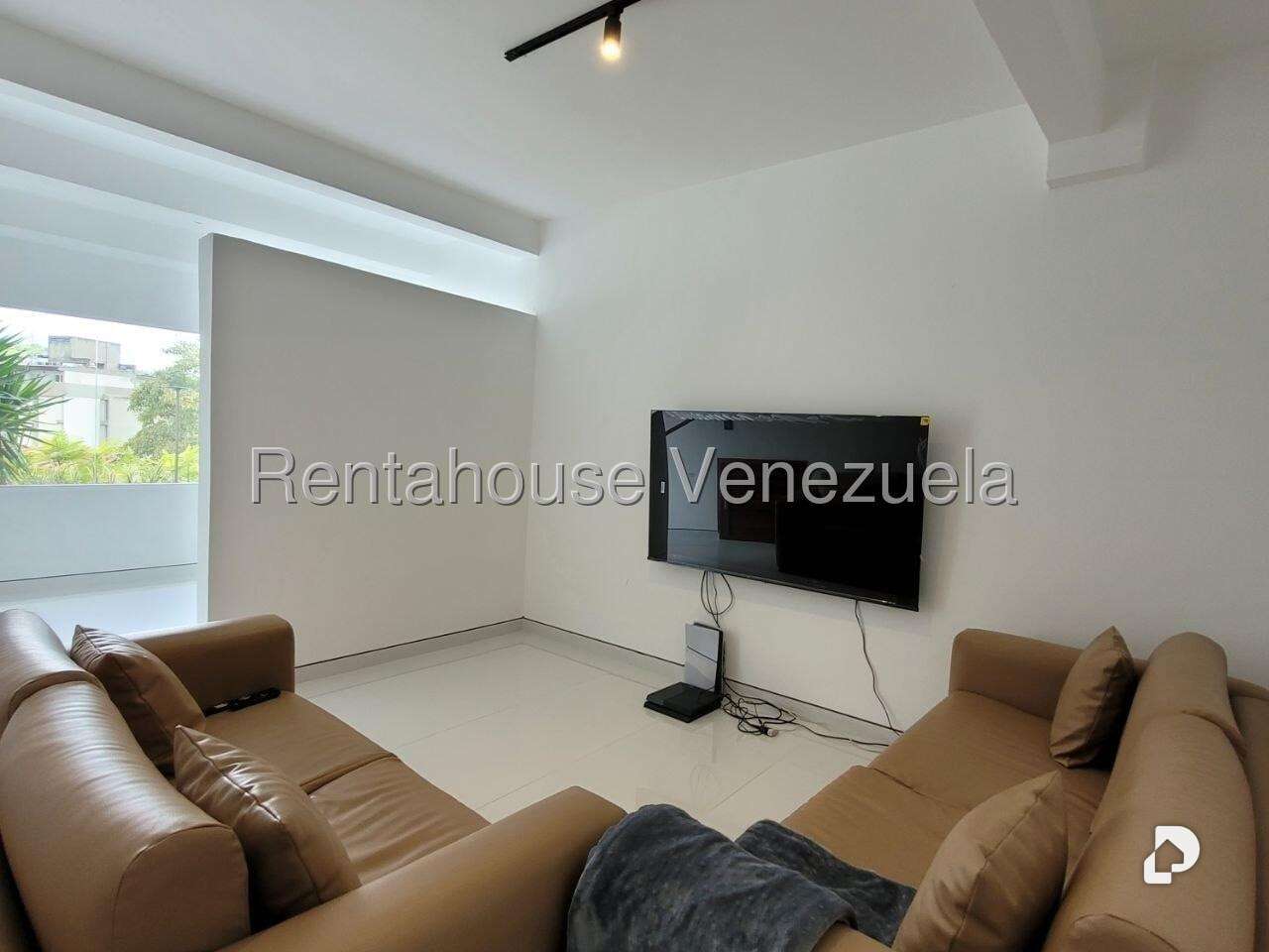 Casa en Cumbres de Curumo, Caracas – 23