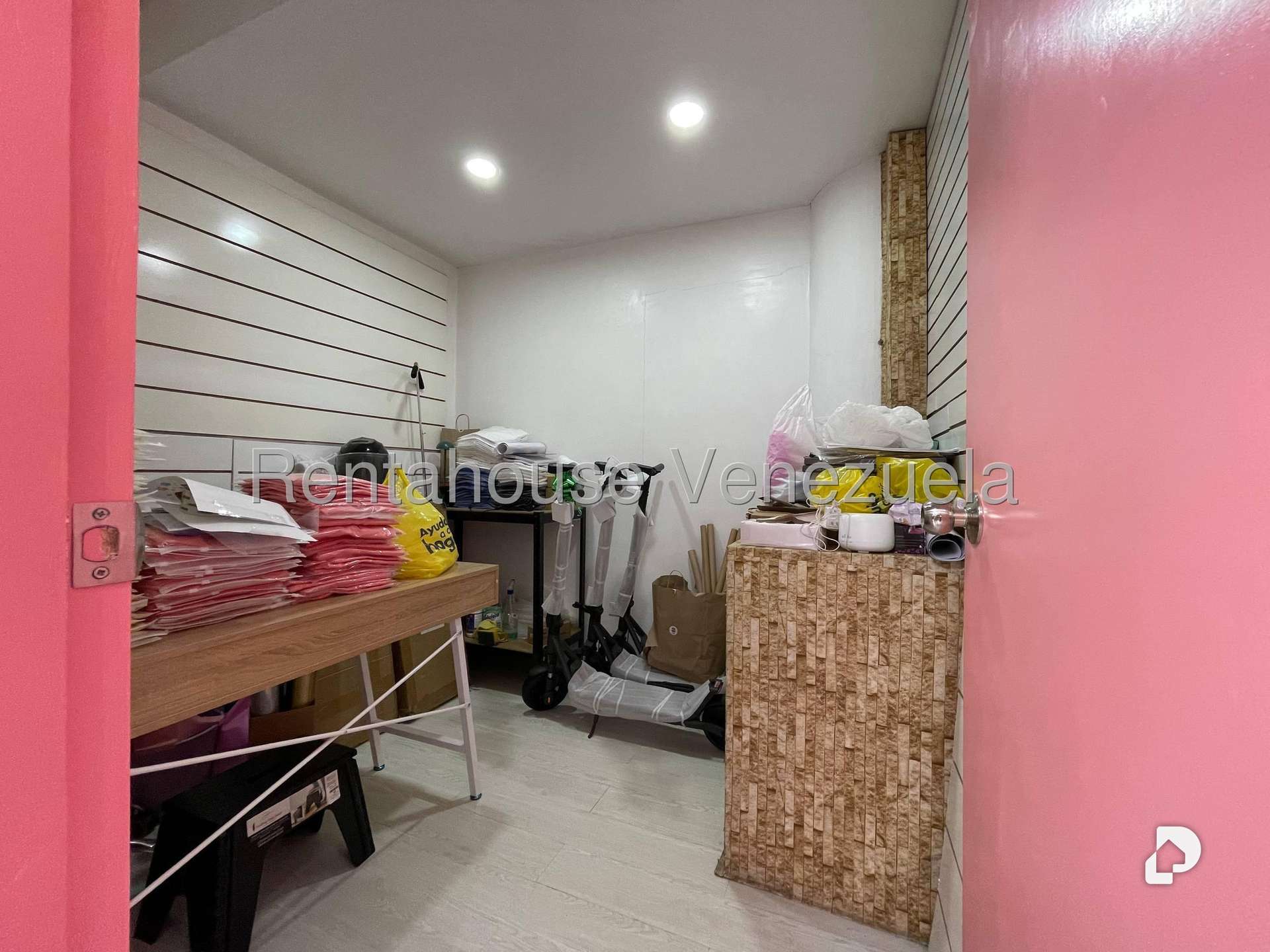 Local comercial en Los Samanes, Caracas – 8