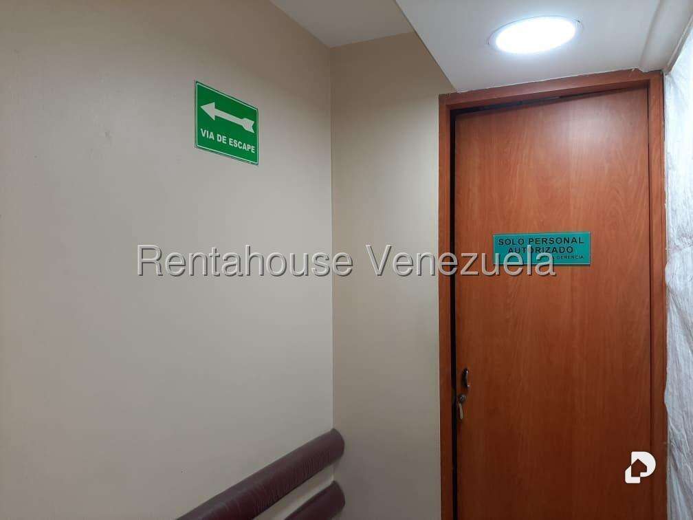 Local comercial en Los Palos Grandes, Caracas – 17