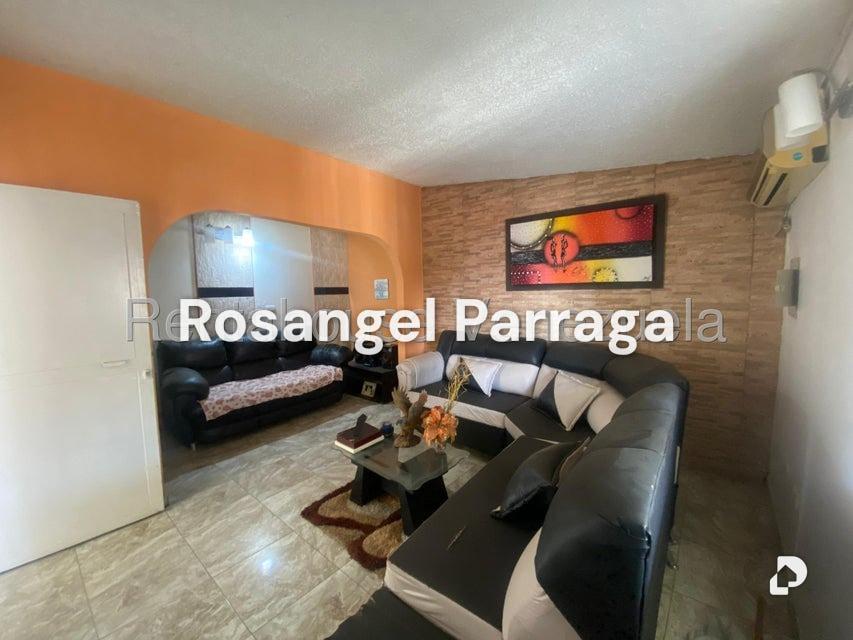 Casa en Altamira, San Joaquín – 4
