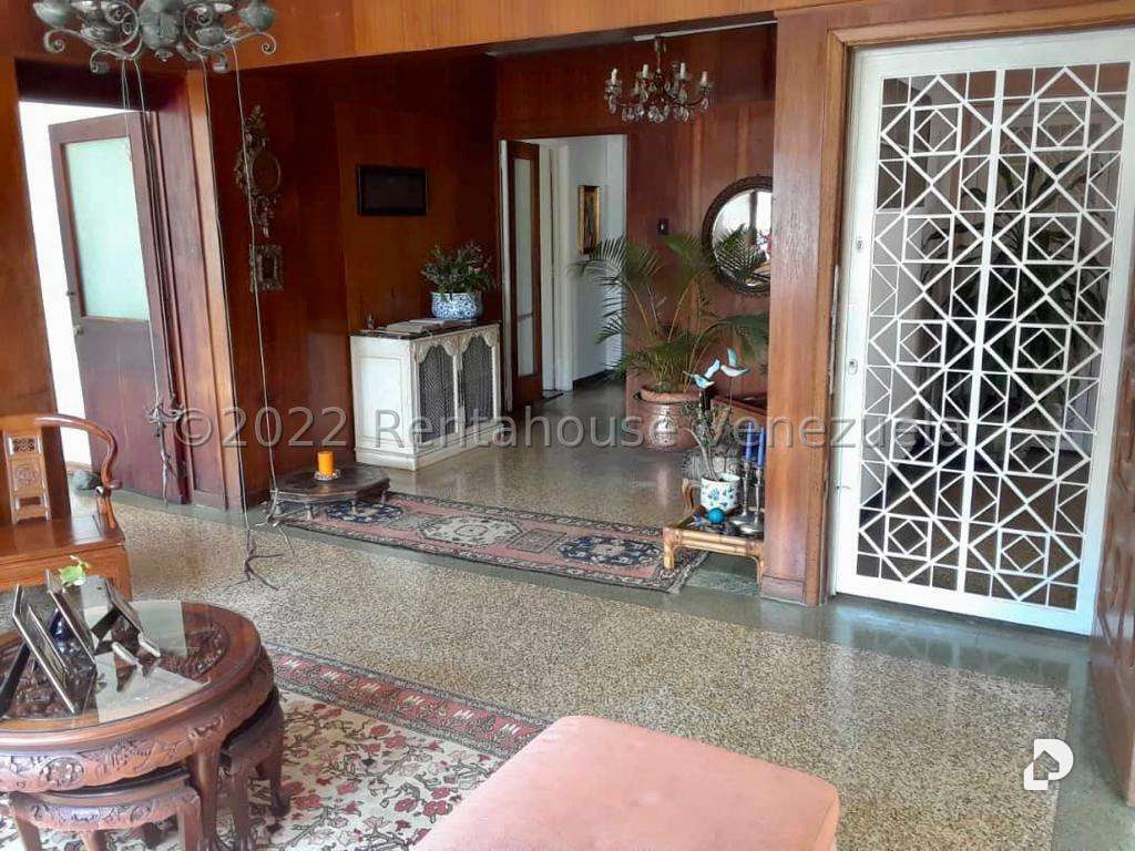 Local comercial en La Florida, Caracas – 24