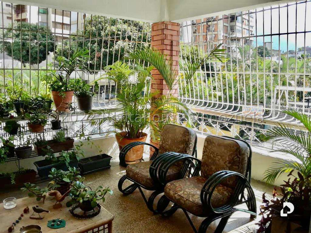 Local comercial en La Florida, Caracas – 20