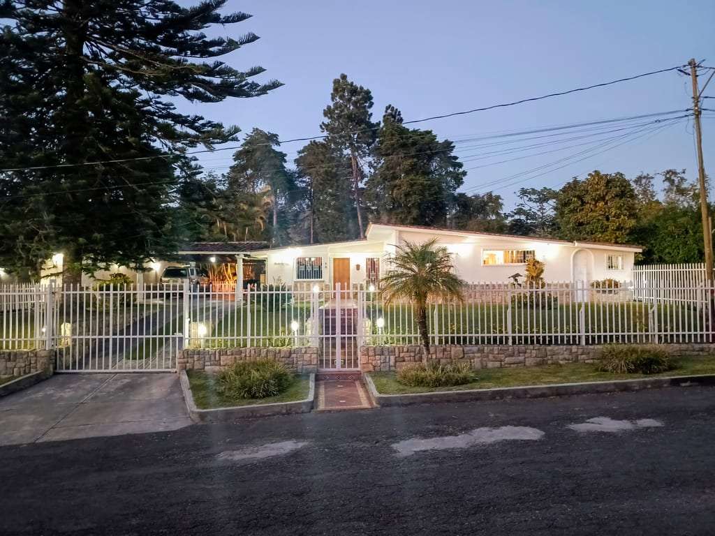Casa en Club de Campo, Altos Mirandinos - 1