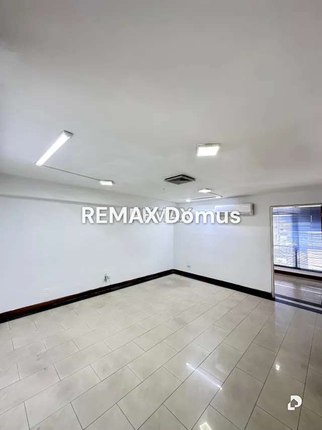 Oficina en Los Palos Grandes, Caracas – 6