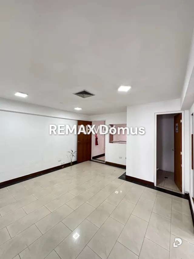 Oficina en Los Palos Grandes, Caracas – 3
