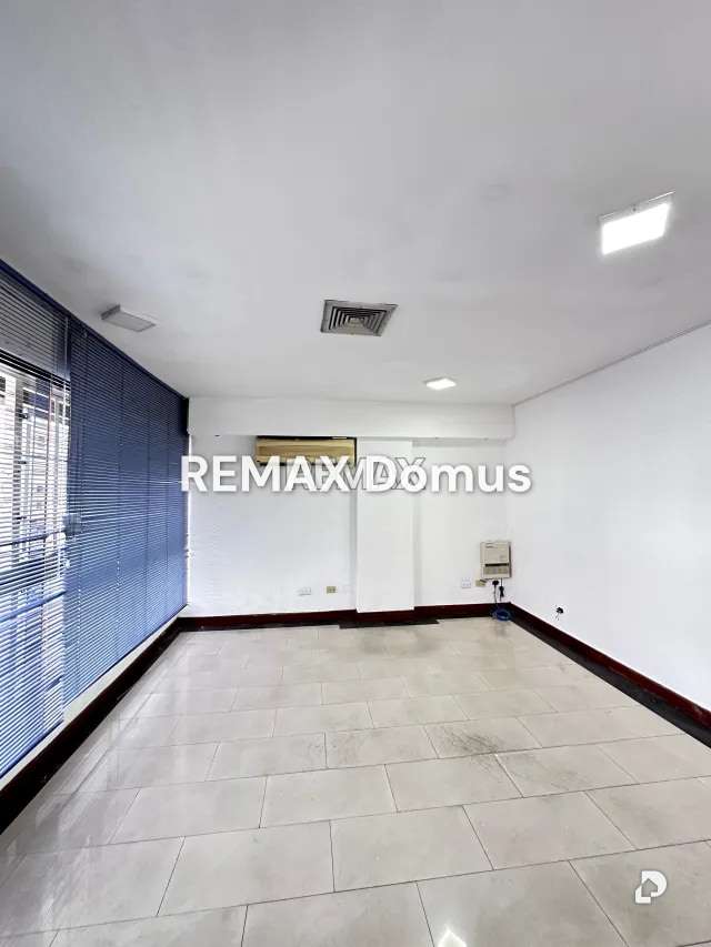 Oficina en Los Palos Grandes, Caracas – 4