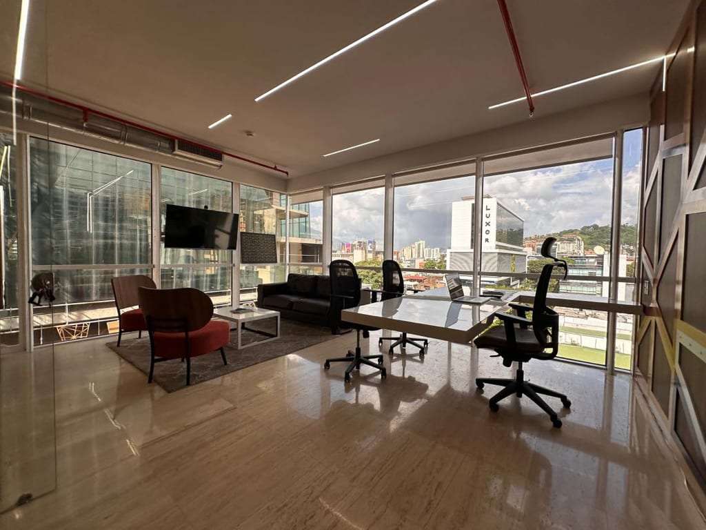 Oficina en Las Mercedes, Caracas - 1
