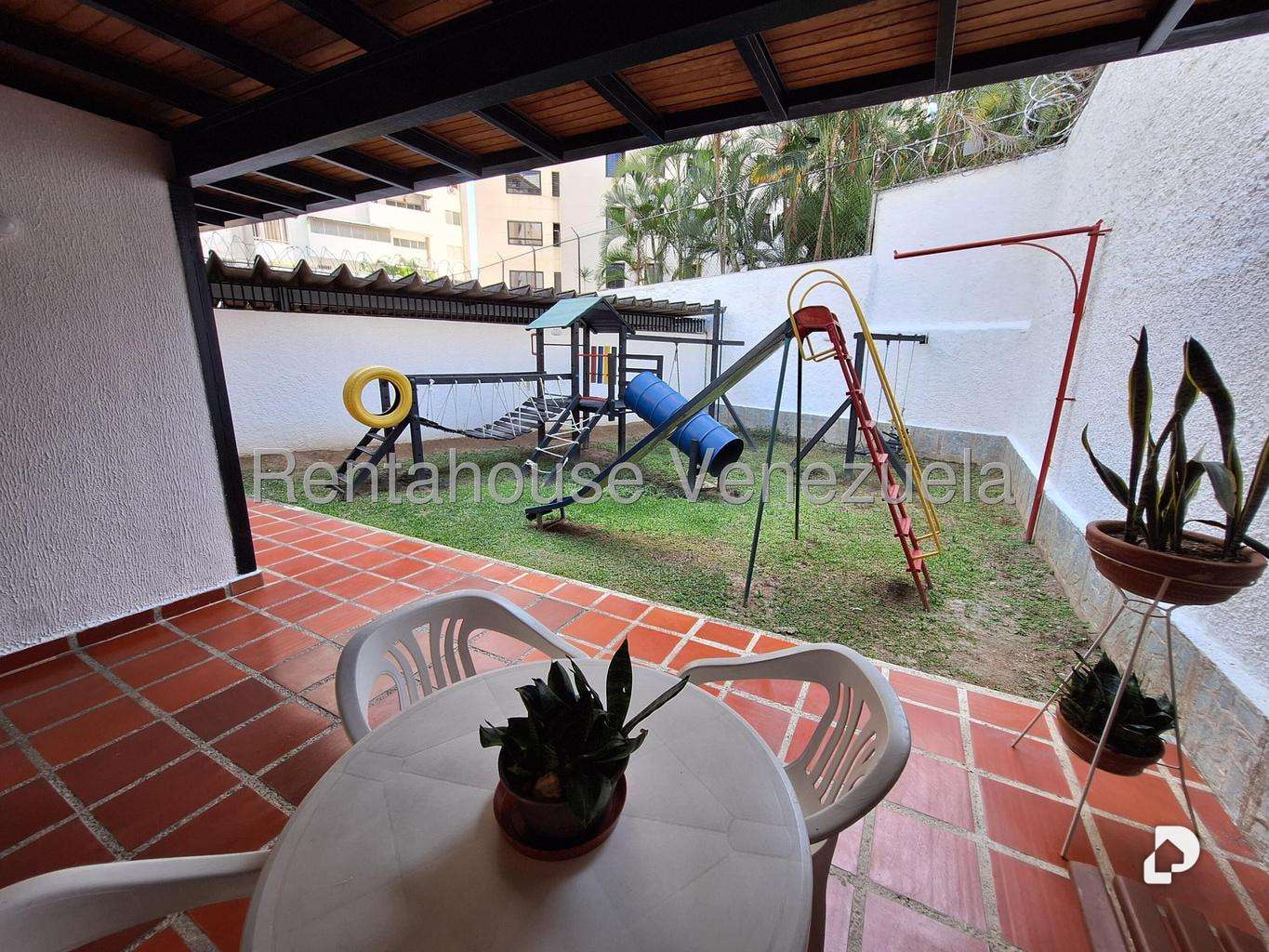 Apartamento en Los Palos Grandes, Caracas – 15
