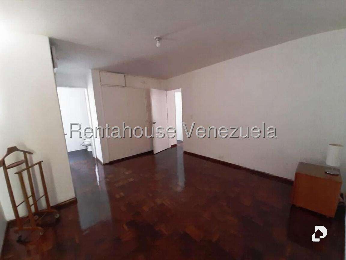Apartamento en Los Palos Grandes, Caracas – 9