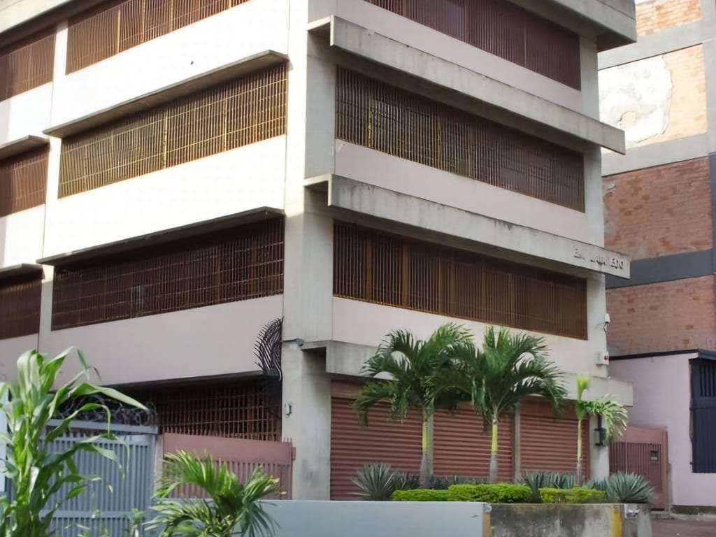 Edificio en La Urbina, Caracas - 1