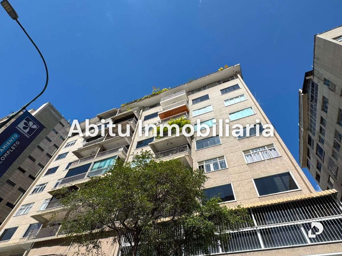 Apartamento en Los Palos Grandes, Caracas – 1