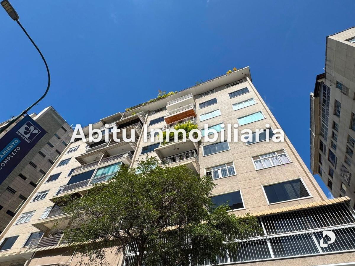 Apartamento en Los Palos Grandes, Caracas – 1