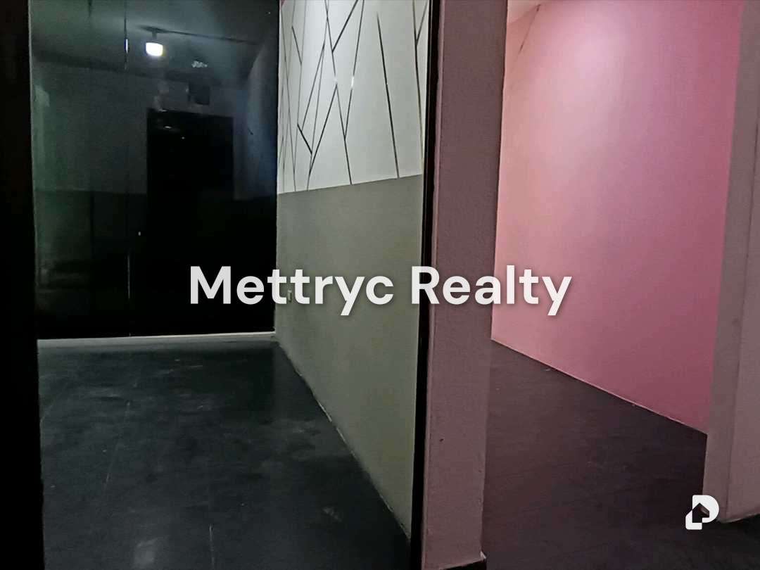 Commercial space in Catedral, Valencia – 7