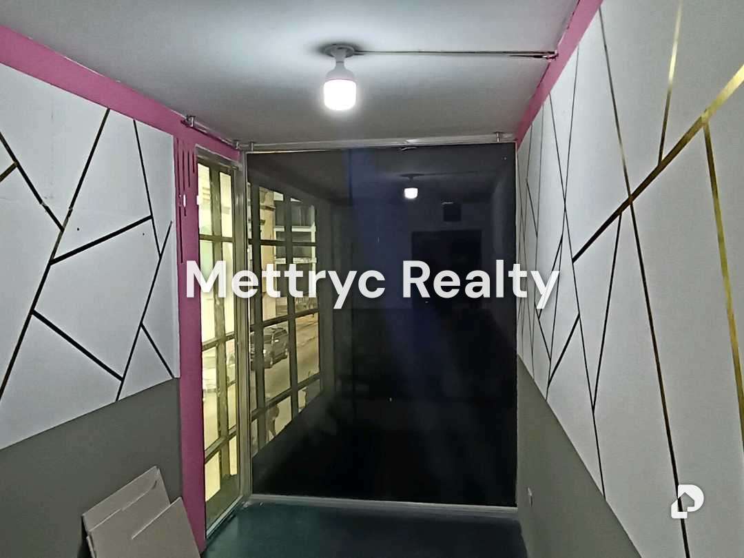 Commercial space in Catedral, Valencia – 8