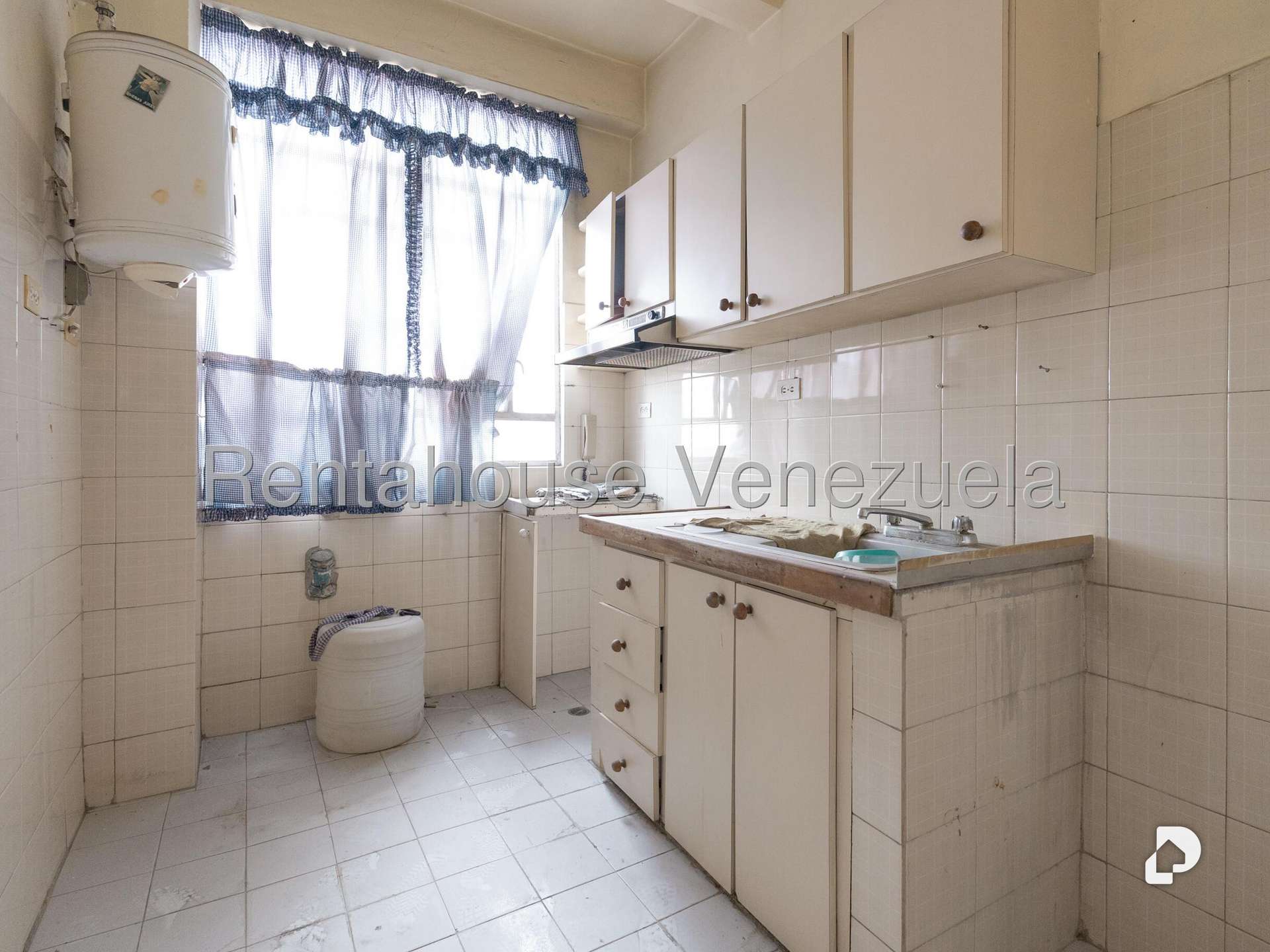 Local comercial en Parroquia San Jose, Caracas – 18