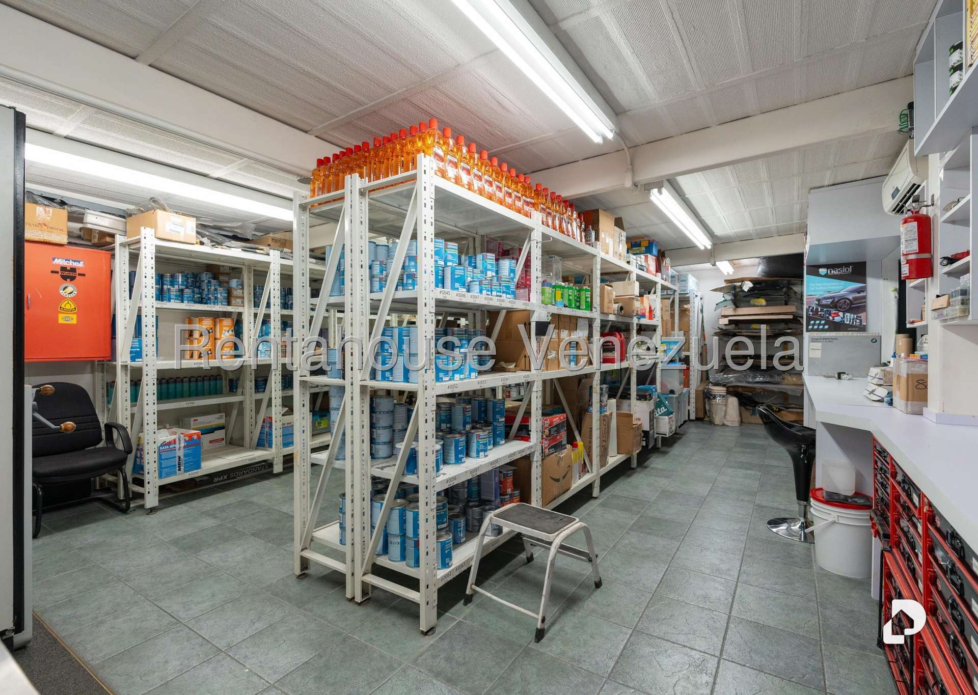 Local comercial en Los Chaguaramos, Caracas – 29