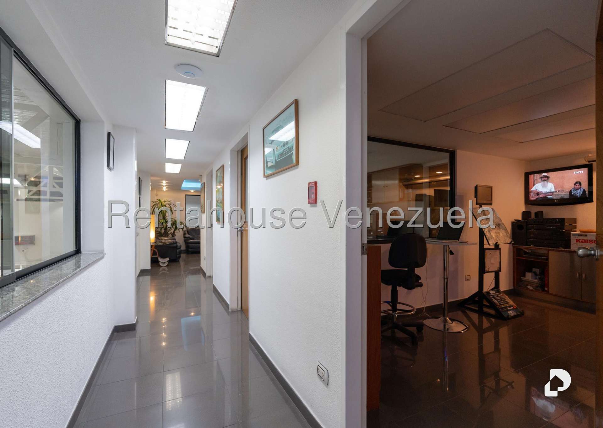 Local comercial en Los Chaguaramos, Caracas – 8