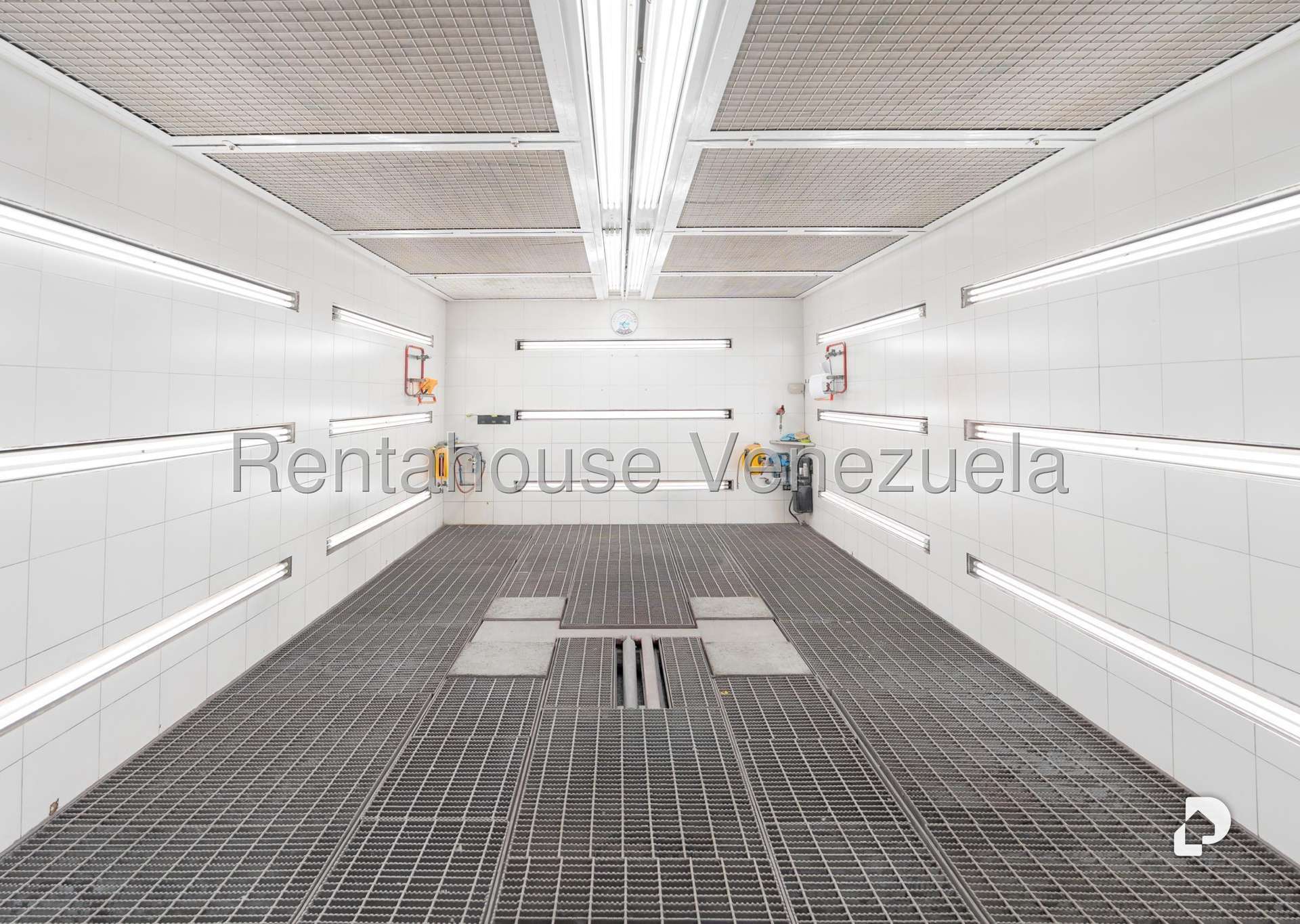 Local comercial en Los Chaguaramos, Caracas – 20